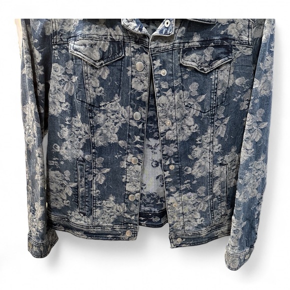 Chico’s Floral Denim Silver Grey Jacquard Jacket Size 1 (4-6) EUC Snap Front - Picture 2 of 8